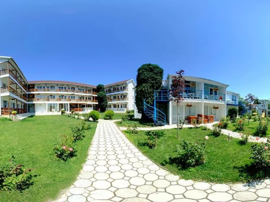 Hotel White inn din Costinești