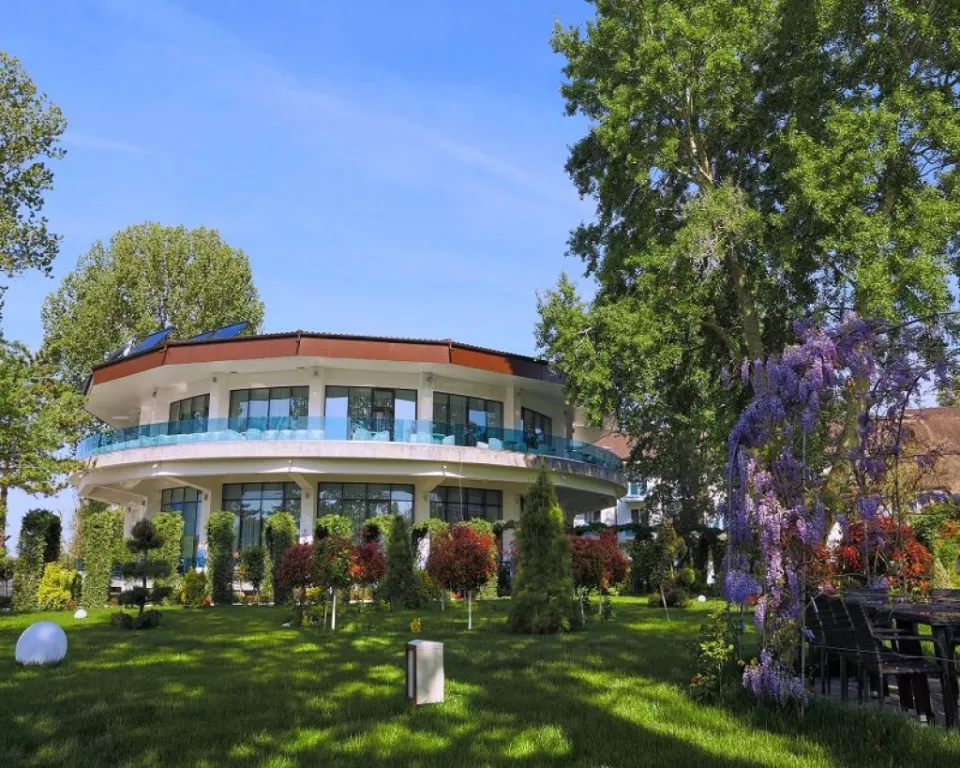 Hotel LEBADA LUXURY RESORT SPA din Crisan
